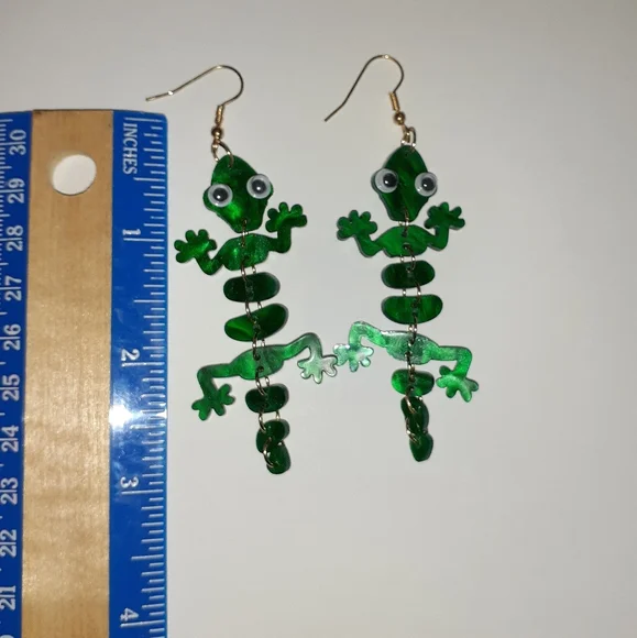 Cute Fun Lizard 🦎 Earrings - Picture 2 of 3